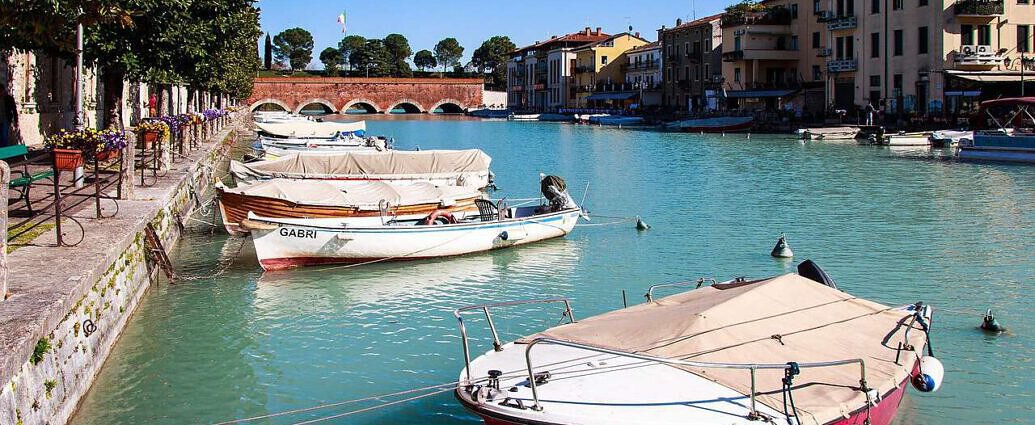 Ein Bild von der italienischen Stadt Isola del Liri.