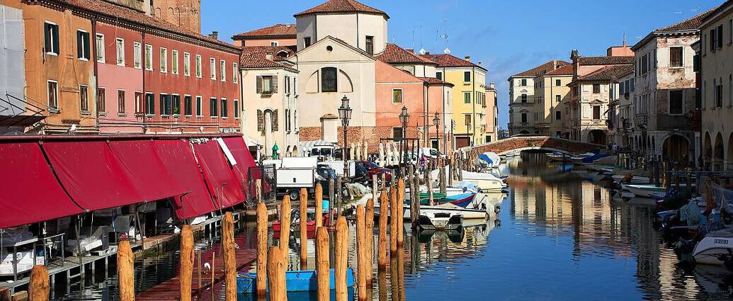 Ein Stadtbild von Rovigo in der Region Veneto.